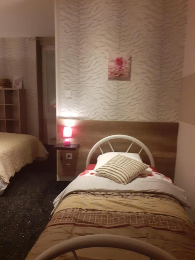 Hotel Le Kamelia Salles  Eksteriør bilde