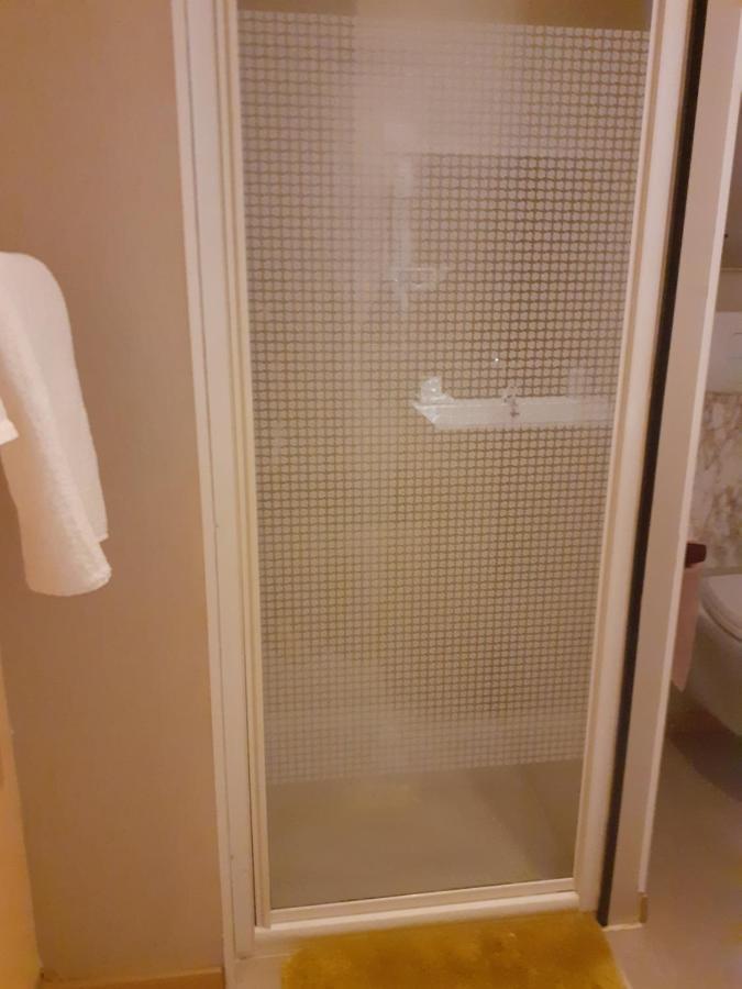 Hotel Le Kamelia Salles  Eksteriør bilde